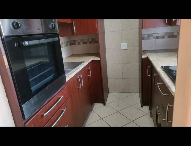 2 BEDROOM FLAT FOR SALE IN SILVERTON